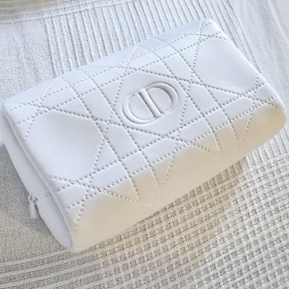 Dior Gift Set - Picture 3 of 6